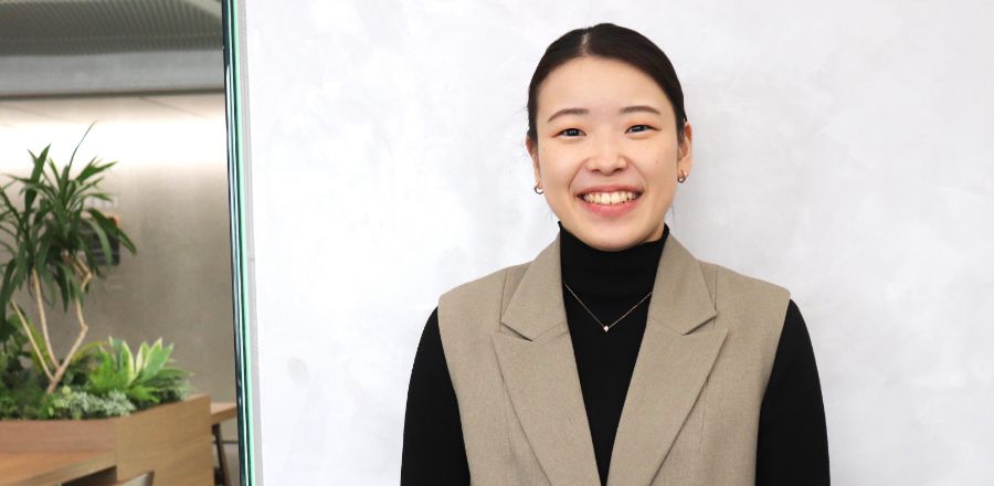 バリューインテリジェンス本部の女性従業員