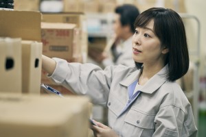 短期で稼げる！学生服のピッキングと梱包作業