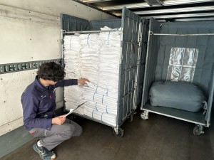 リネンの集配ドライバー／3トントラック