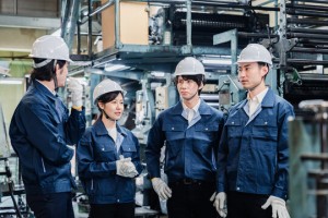 鋼構造部品の溶接加工技術者