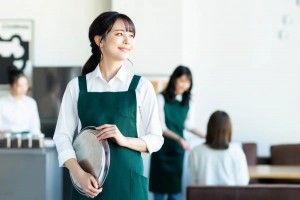 レストランホールスタッフ