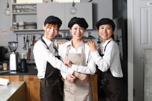 レストランホールスタッフ