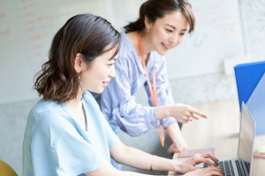 10～17時◎人材会社で初歩的な経理一般事務スタッフサポート