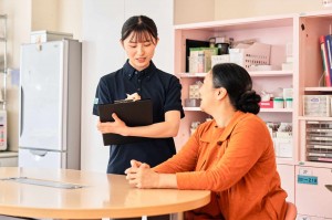 介護職員／有料老人ホーム／研修制度充実／介護業界経験者活躍中