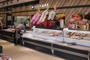 お魚の専門店での寿司・弁当・惣菜の製造/お魚のパック詰め・品出し