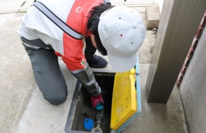 水道の開閉栓スタッフ