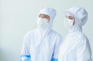 サラダやお惣菜の仕分け・ピッキング作業／未経験OK！