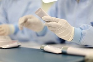 未経験OK◎半導体製品の洗浄・組立スタッフ